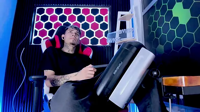 XXX chat uživo modela Max_Hader_