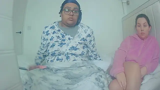 vanilla_chocolate23's Webcam Show