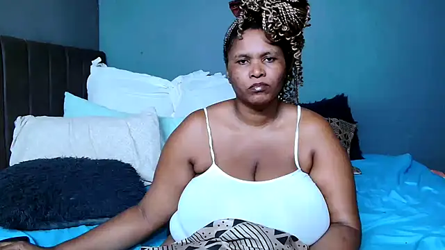 BustyBela42: онлайн-секс-чат