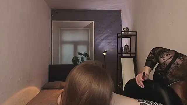 ZoriaLovesLuna Show Webcam