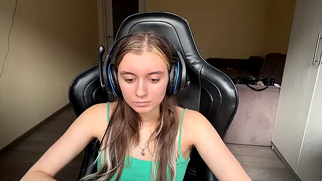 دردشة PluralPalaver الجنسية المباشرة