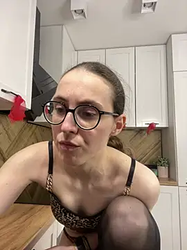 XXX chat uživo modela MartiniiSelenna