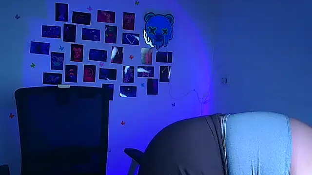 XXX chat uživo modela Kitty_Mia_Kitty