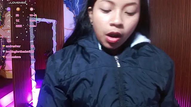 XXX chat uživo modela Maile_Tay