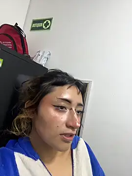 XXX chat uživo modela baby_akuma