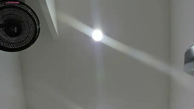 Chat +18 de SelenaMiel ao vivo