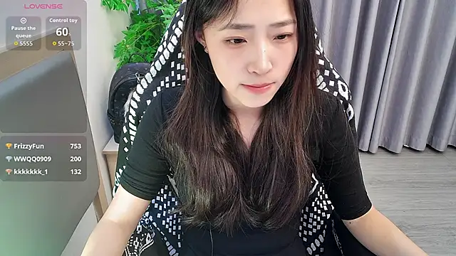 XXX chat uživo modela su_ning