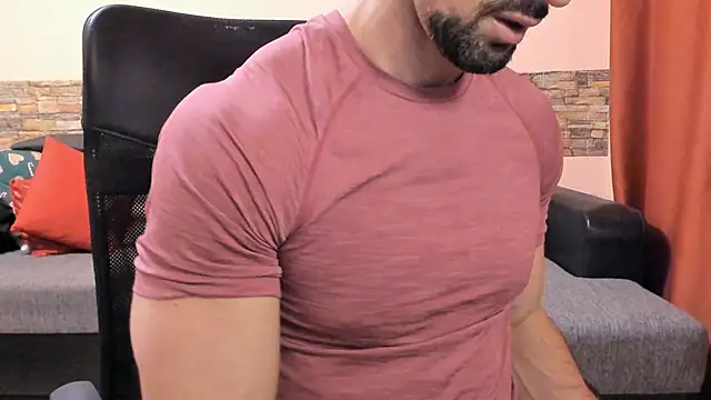 HotHunkTrainer Live XXX Chat