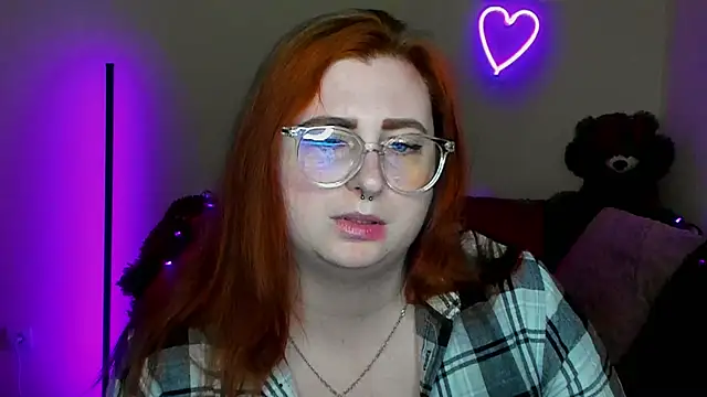 Chat +18 de Alicia_love00 ao vivo