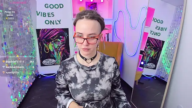 Chat +18 de LisaFoxy_y ao vivo