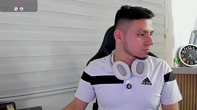 Rick_Adams Live XXX-Chat