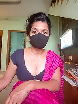 Czat XXX na żywo – Shuttii_25