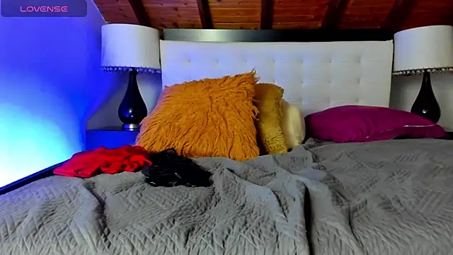 Adara_Ferrara Show in webcam