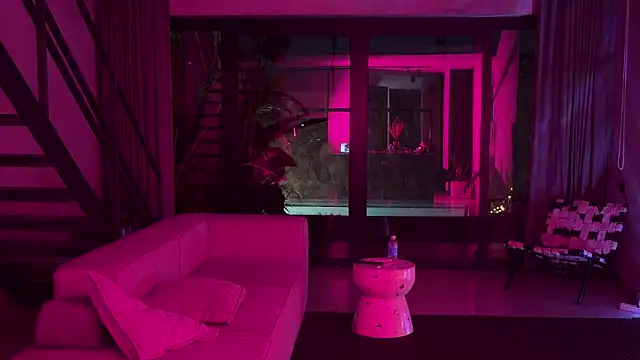 _Kiss_me_hard_ webcam show