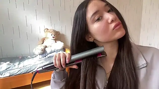 YourMiIa Chat XXX in diretta