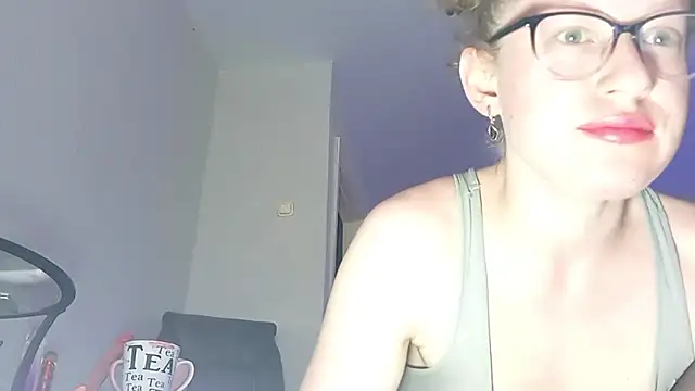 Chat XXX ao vivo de Alice_newhome