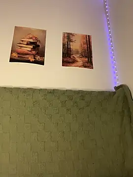 Mouuna_2002's Live XXX Chat