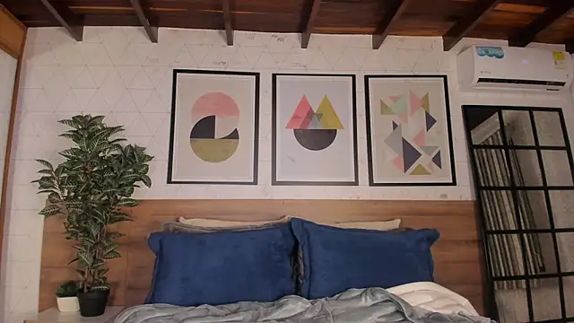 MiaKay1 Chat XXX in diretta