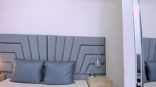 JhoanAndScarlet's Live XXX Chat