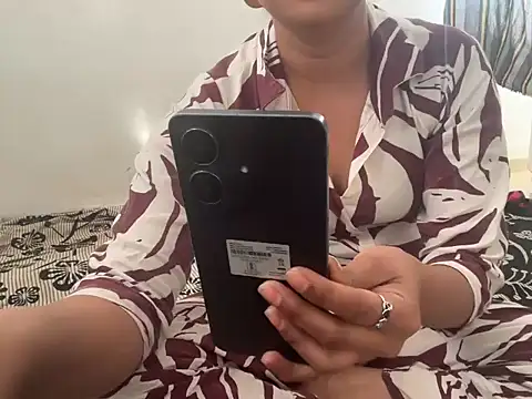 desihotPari Chat XXX in diretta