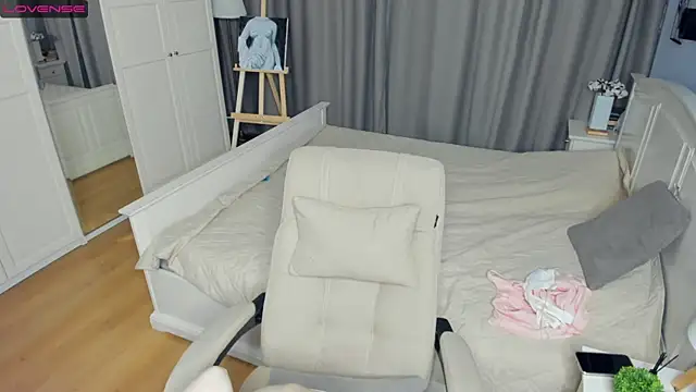 LavenderMitten Live XXX Chat