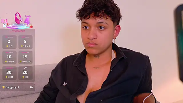 DominickJoness Live XXX Chat