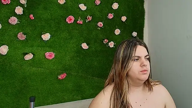 دردشة Huge_Titties_ الجنسية المباشرة