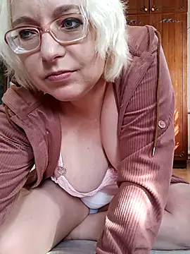 VikaKing Chat XXX in diretta