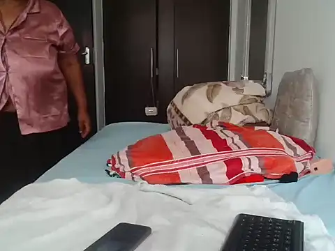 Lucia-boobs Adlı Modelin Web Kamerası Şovu