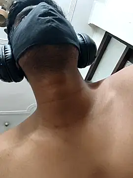 12ashujii webkamerás műsora