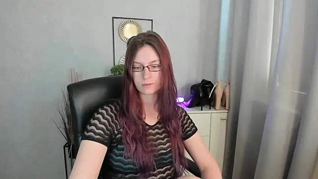 Chat +18 de emmaxDelight ao vivo