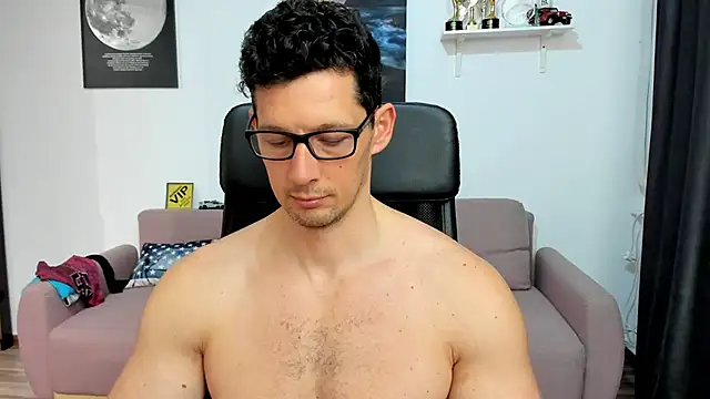 BrutusK08's Live XXX Chat