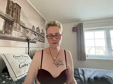 Curvy-Jinxのウェブカメラショー