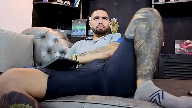 matteosantos: онлайн-секс-чат