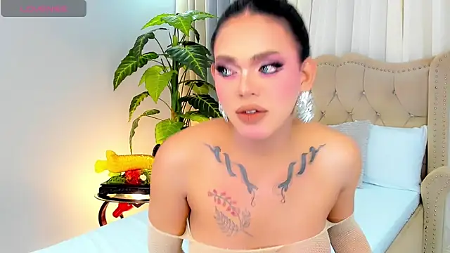 MochaliciousTransOnTop Adlı Modelin Web Kamerası Şovu