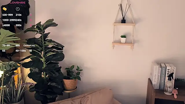 LaureMestler Show in webcam