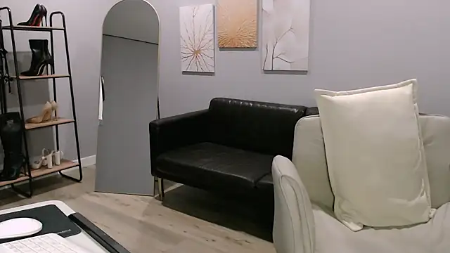 Ella_Sea Adlı Modelin Canlı XXX Sohbeti