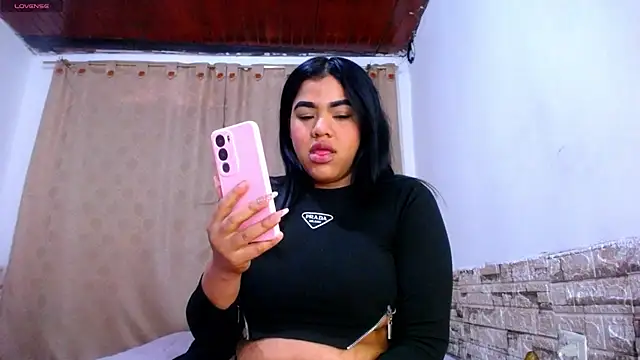 Bicky_24: онлайн-секс-чат