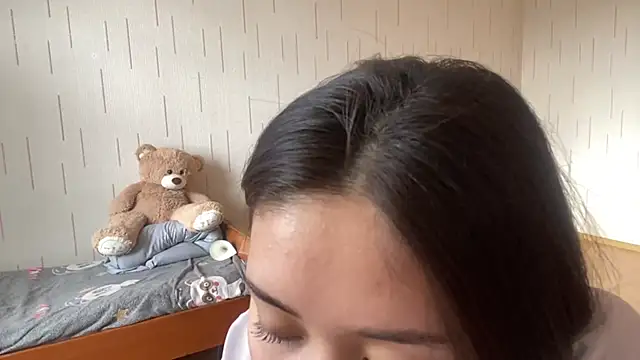 YourMiIa: онлайн-секс-чат