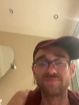 MaxSpadeErotica: διαδικτυακό σόου στην κάμερα