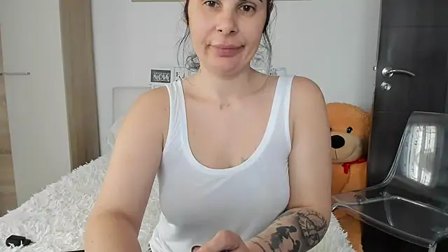 sweetemy4u's Webcam Show