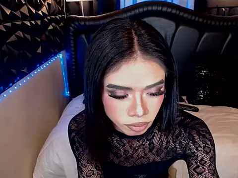 ItsurGirlMiana Webcam Show