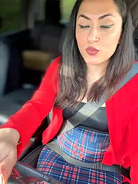 دردشة YourQueen18 الجنسية المباشرة