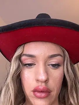 KatieCutieXooo's Live XXX Chat