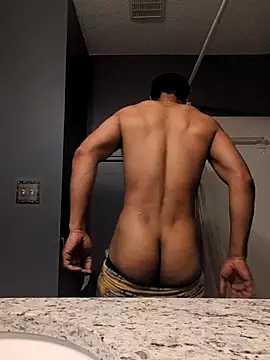 TheGoldenBoldy321: онлайн-секс-чат