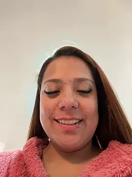 Pretty__Milf Show in webcam