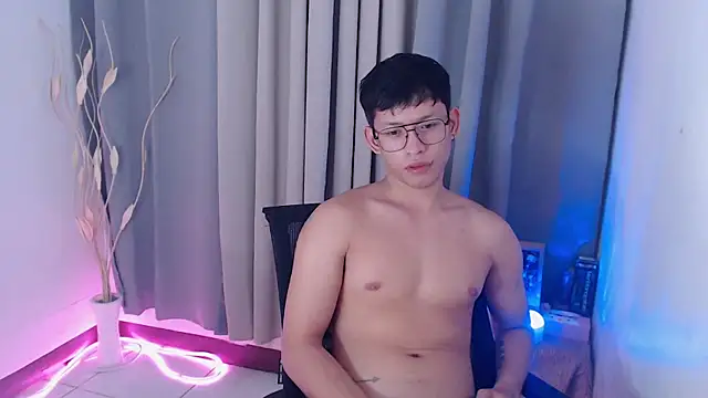 pinkcock_froi2305 现场XXX聊天