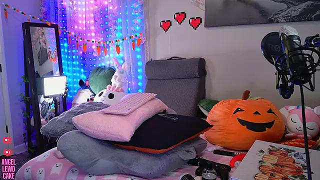 Chat XXX en directo de Angel-Lewd-Cake