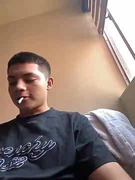 tony_pinkcock: διαδικτυακό σόου στην κάμερα