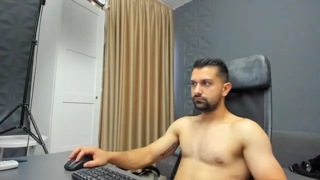 XXX chat uživo modela BryceReign